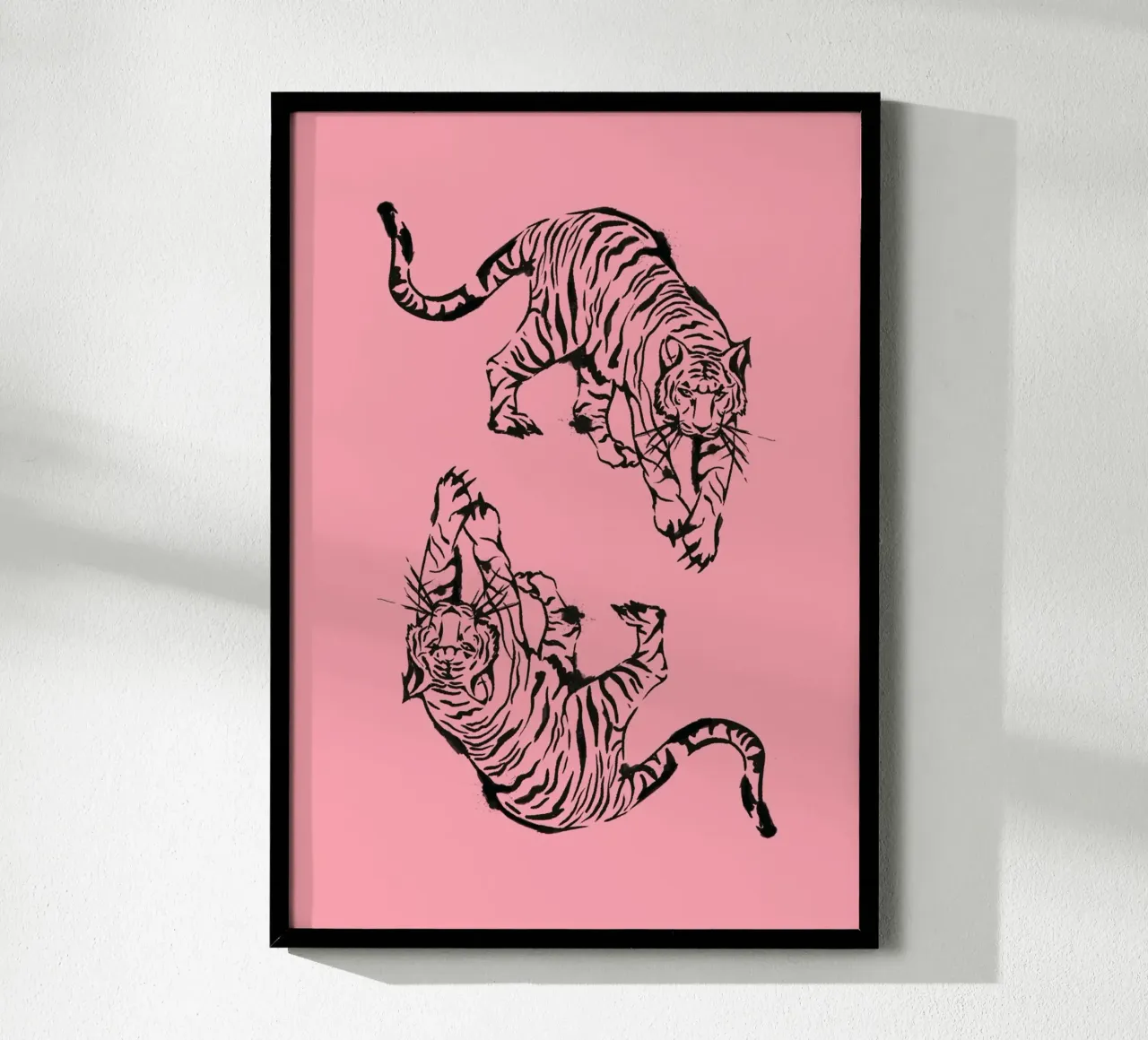 Impression d'art à l'encre "Twin Tigers" - Rose Esthétique et audacieux poster avec cadre en plastique de ClubArt