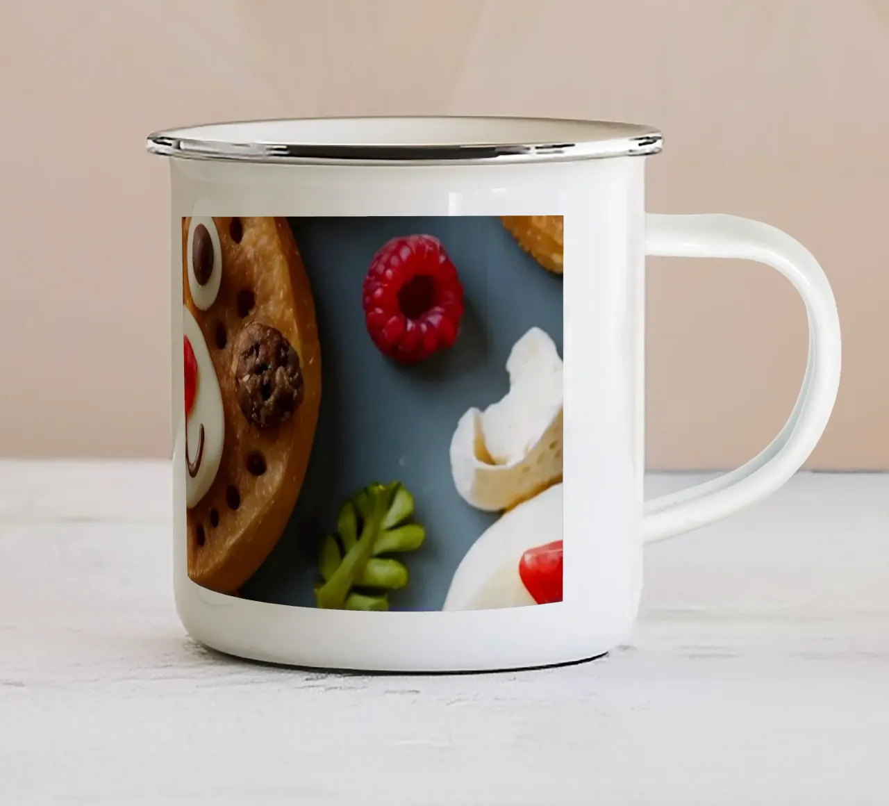 Festoso assortimento di biscotti natalizi a forma di alce tazza in smalto da DesignDoodle