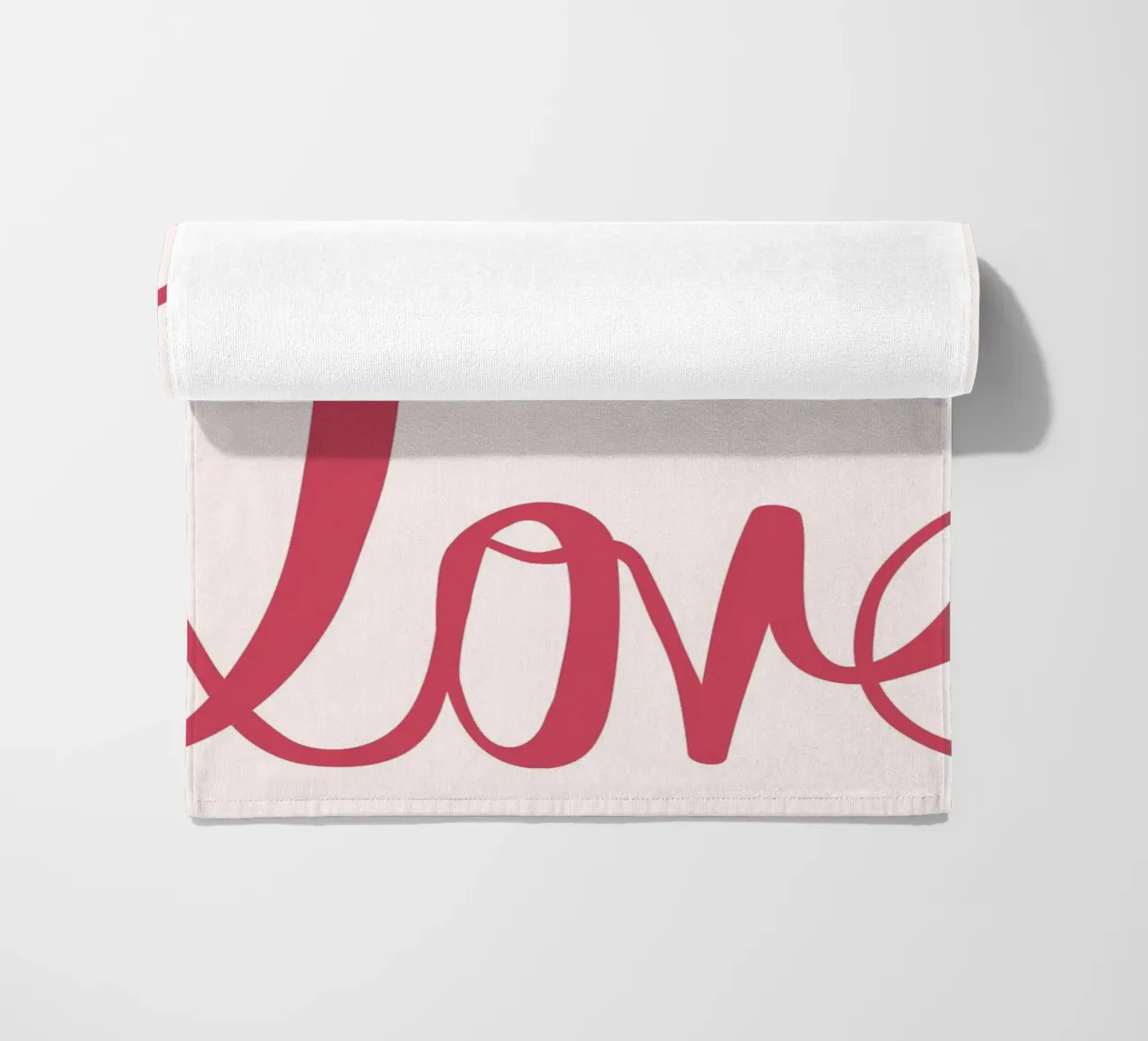 Kunstdruk "Love" Elegant Script - Minimalistisch & Romantisch strandhanddoek van ClubArt
