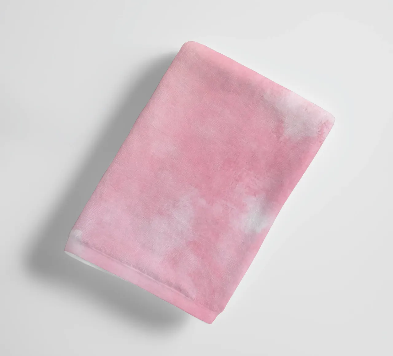 Texture astratta ad acquerello "Soft Pink Haze" - Sereno e tranquillo asciugamano da bagno da ClubArt
