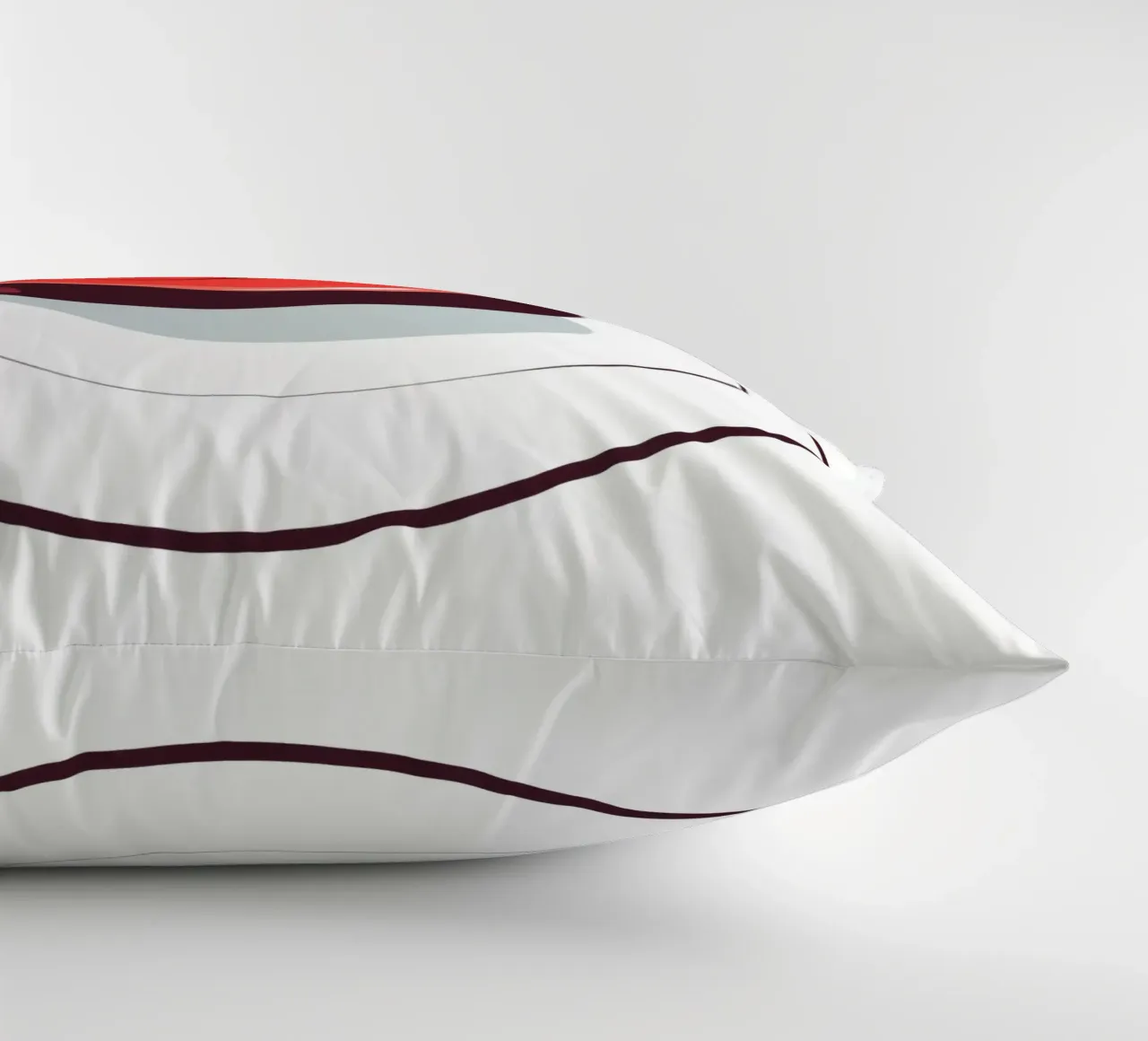 Bistecca succulenta su un piatto bianco dal design semplice cuscino da DesignDoodle