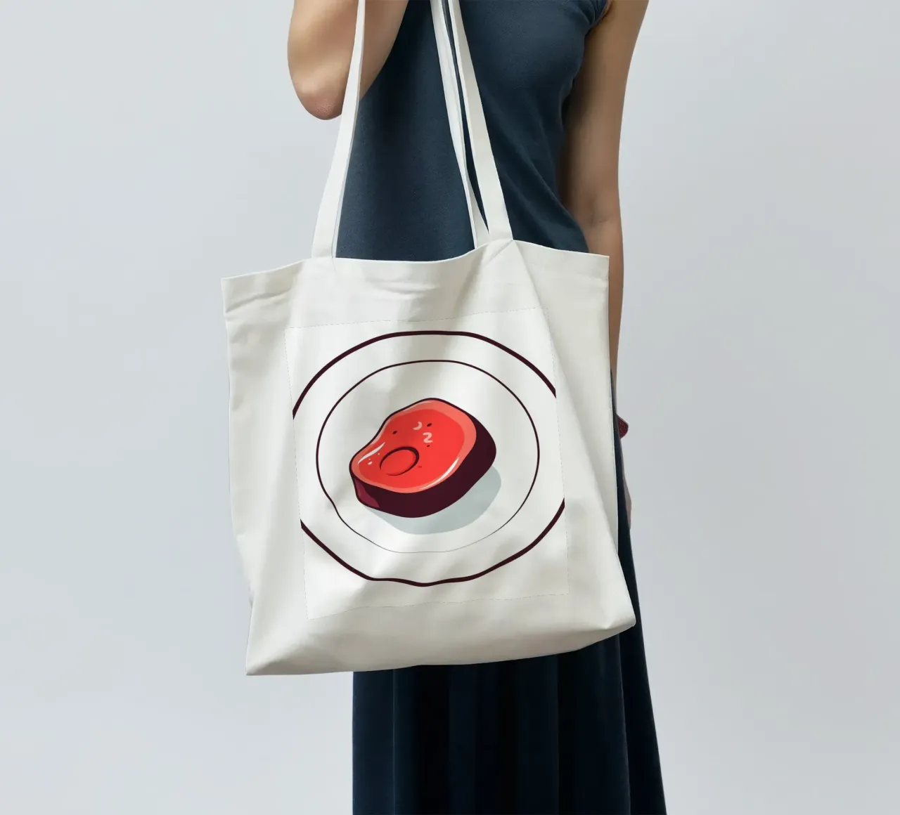 Bistecca succulenta su un piatto bianco dal design semplice borsa in juta da DesignDoodle