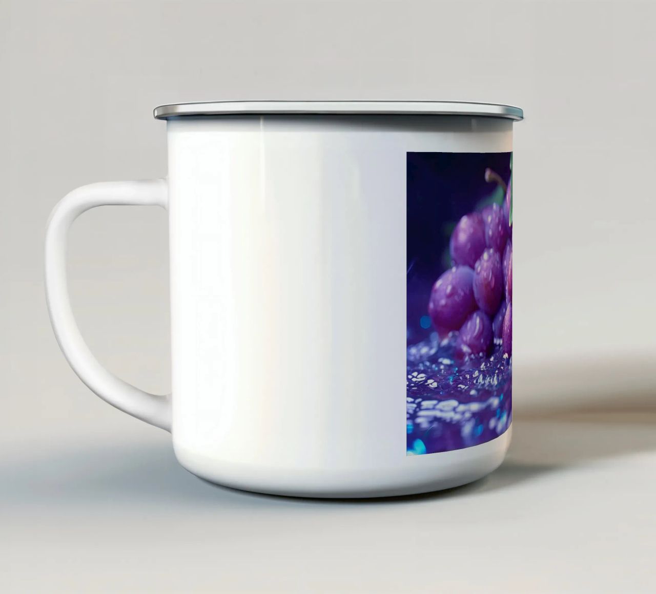 Vino e acqua tazza in smalto da M-Ulrich-Digital Art