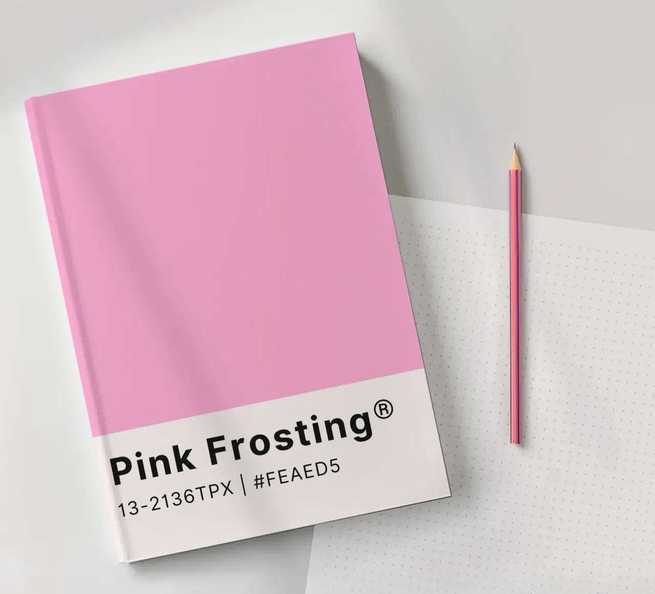 "Pink Frosting" Pantone Color Chip Art - Douceur et modernité carnet de notes de ClubArt