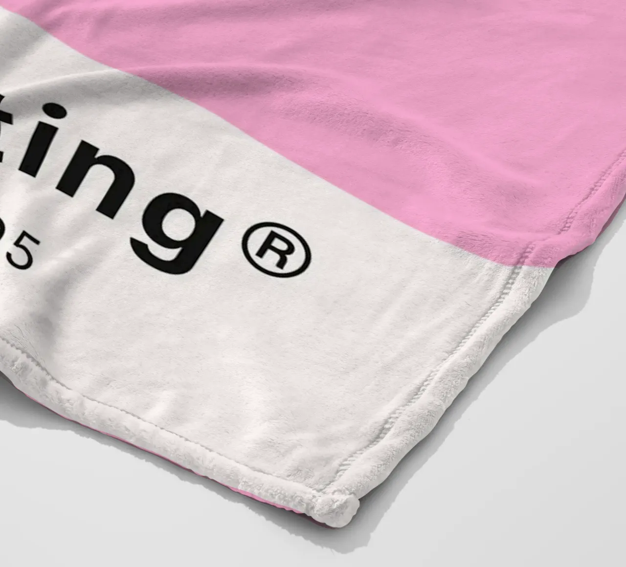 "Pink Frosting" Pantone Farbchip-Kunst - Süß & Modern Fleecedecke von ClubArt