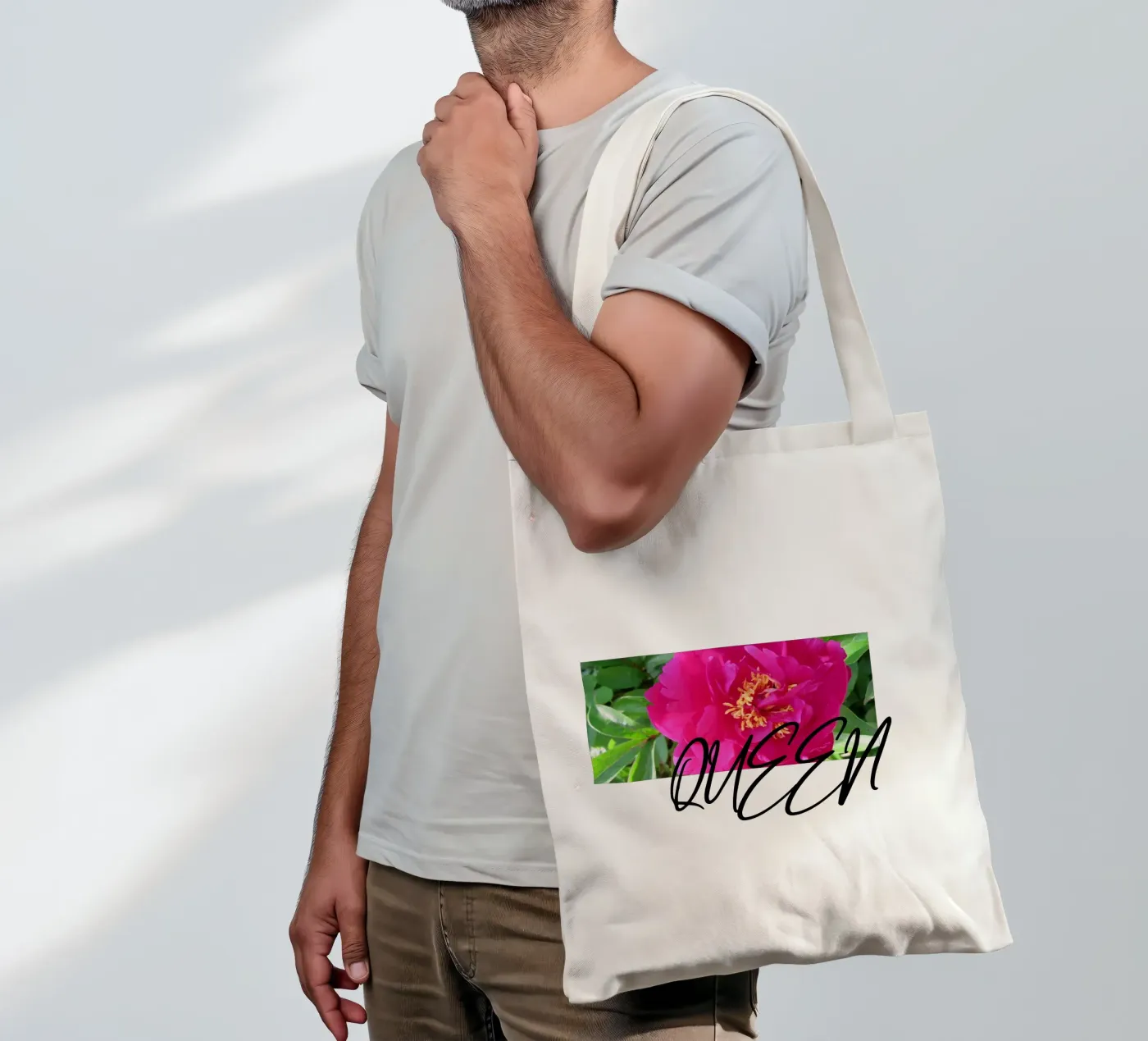 Queen tote bag by Kreativernetzt