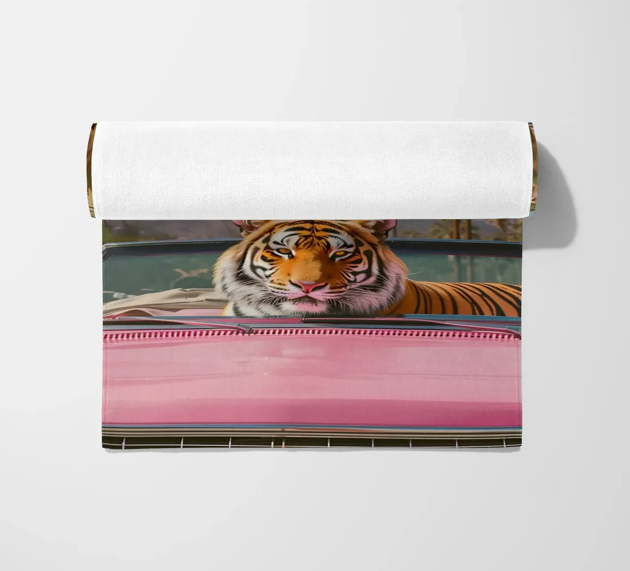Palm Springs Dream - Tigre pop art, convertibile retrò, deser telo mare da ClubArt