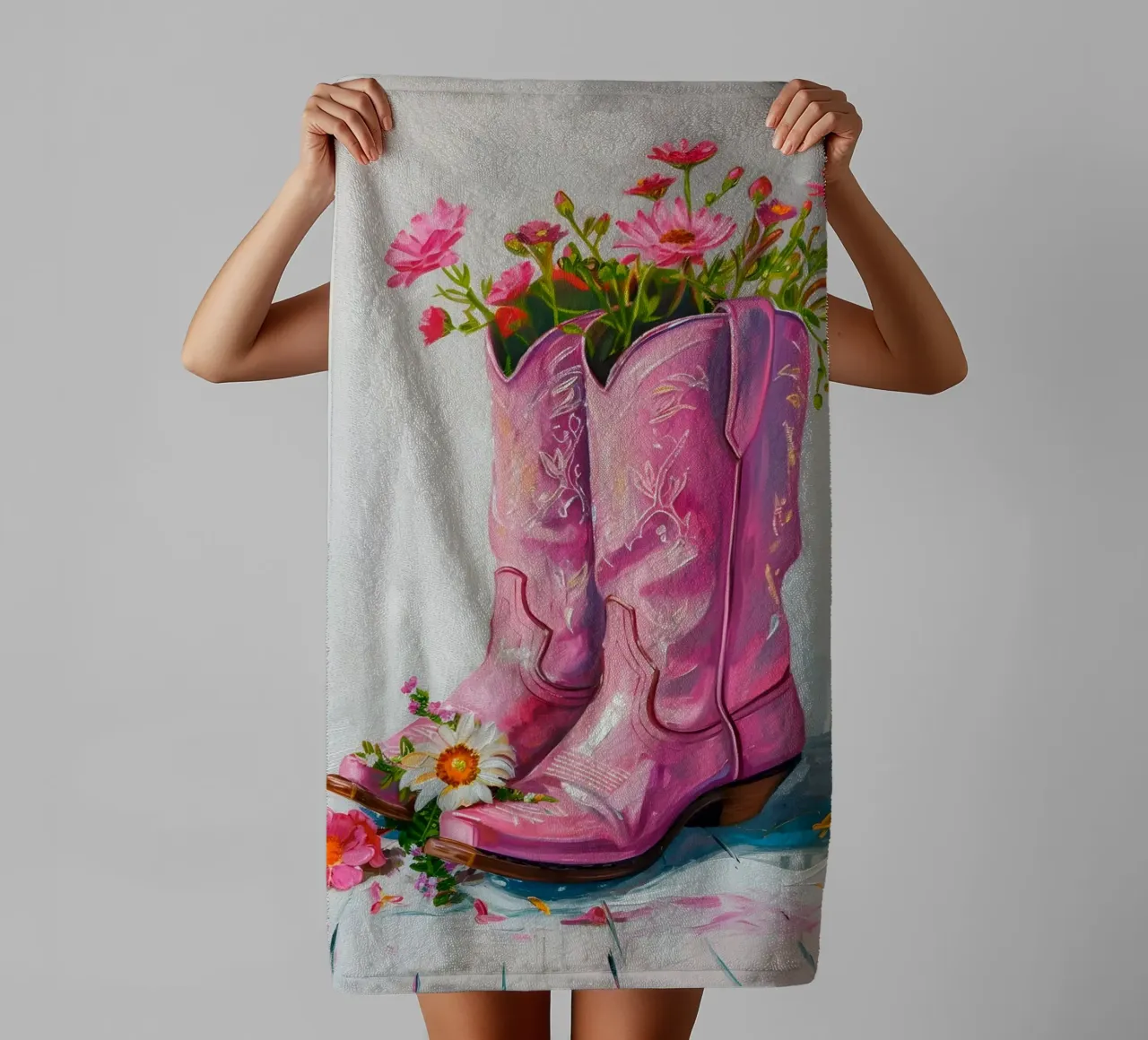 Botas vaqueras rosas de Gabad: Floral Pop Art Chic & Boho Vibes toalla de baño de ClubArt
