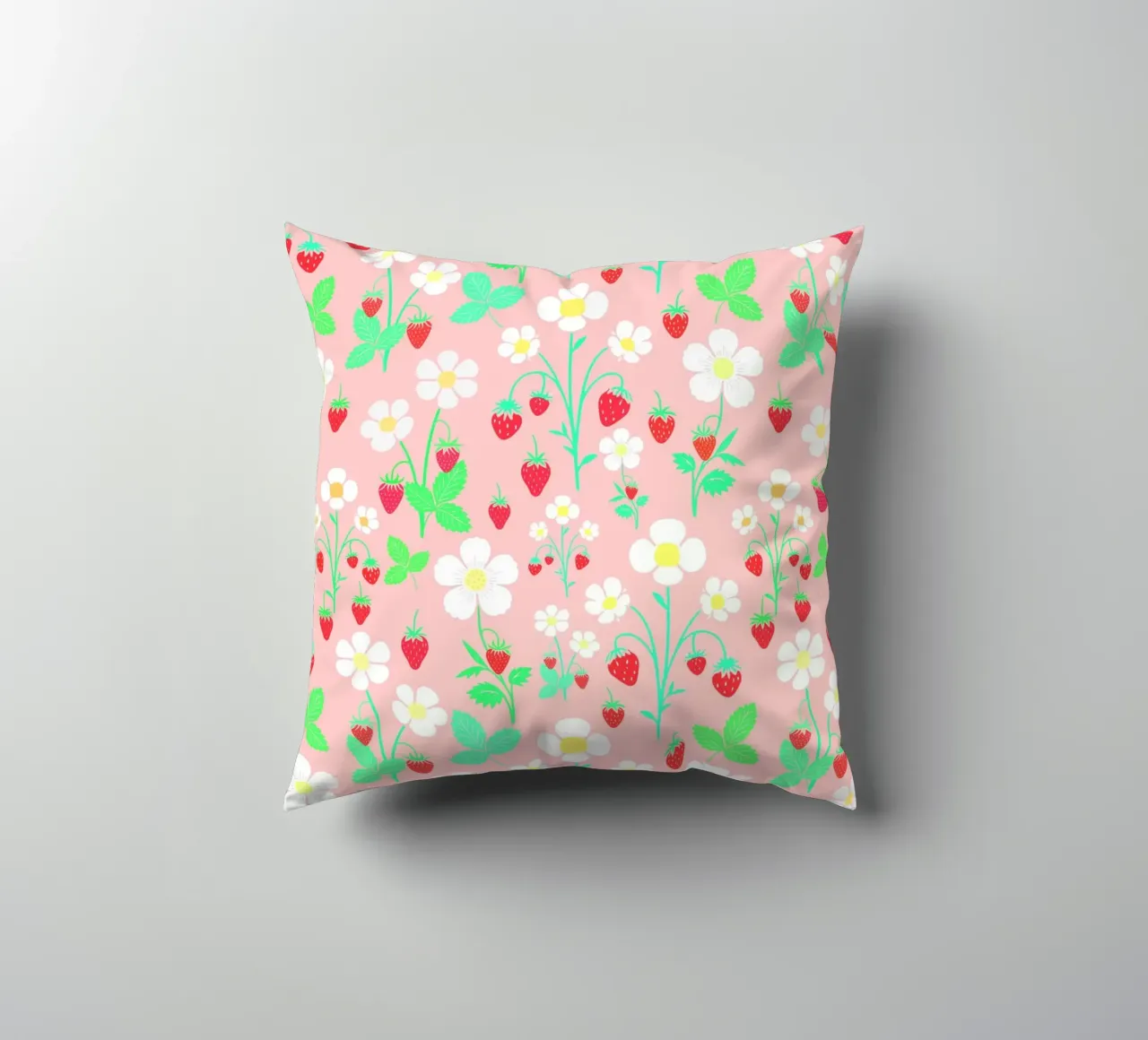 Fragole selvatiche rosa confetto cuscino da SilverPegasus