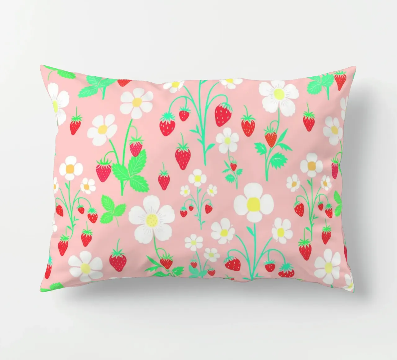 Fragole selvatiche rosa confetto cuscino da SilverPegasus