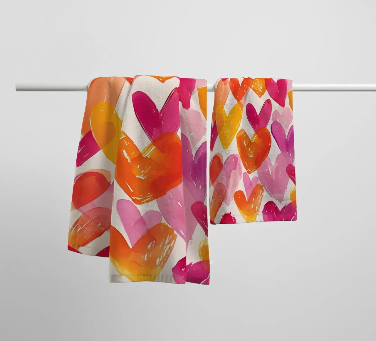 Motif de cœurs en aquarelle - Love Aesthetic Print serviette de bain de ClubArt