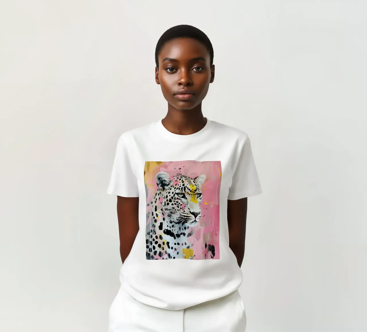 Stampa pop art leopardata vivace - Splatter rosa e giallo t-shirt da ClubArt