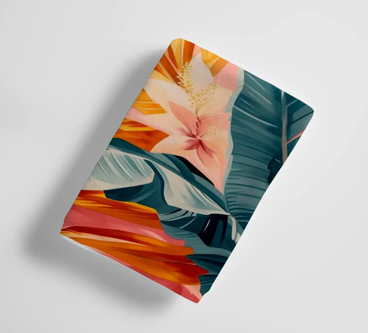 Tropical Leaves & Flowers - Lebendiger botanischer Kunstdruck Handtuch von ClubArt