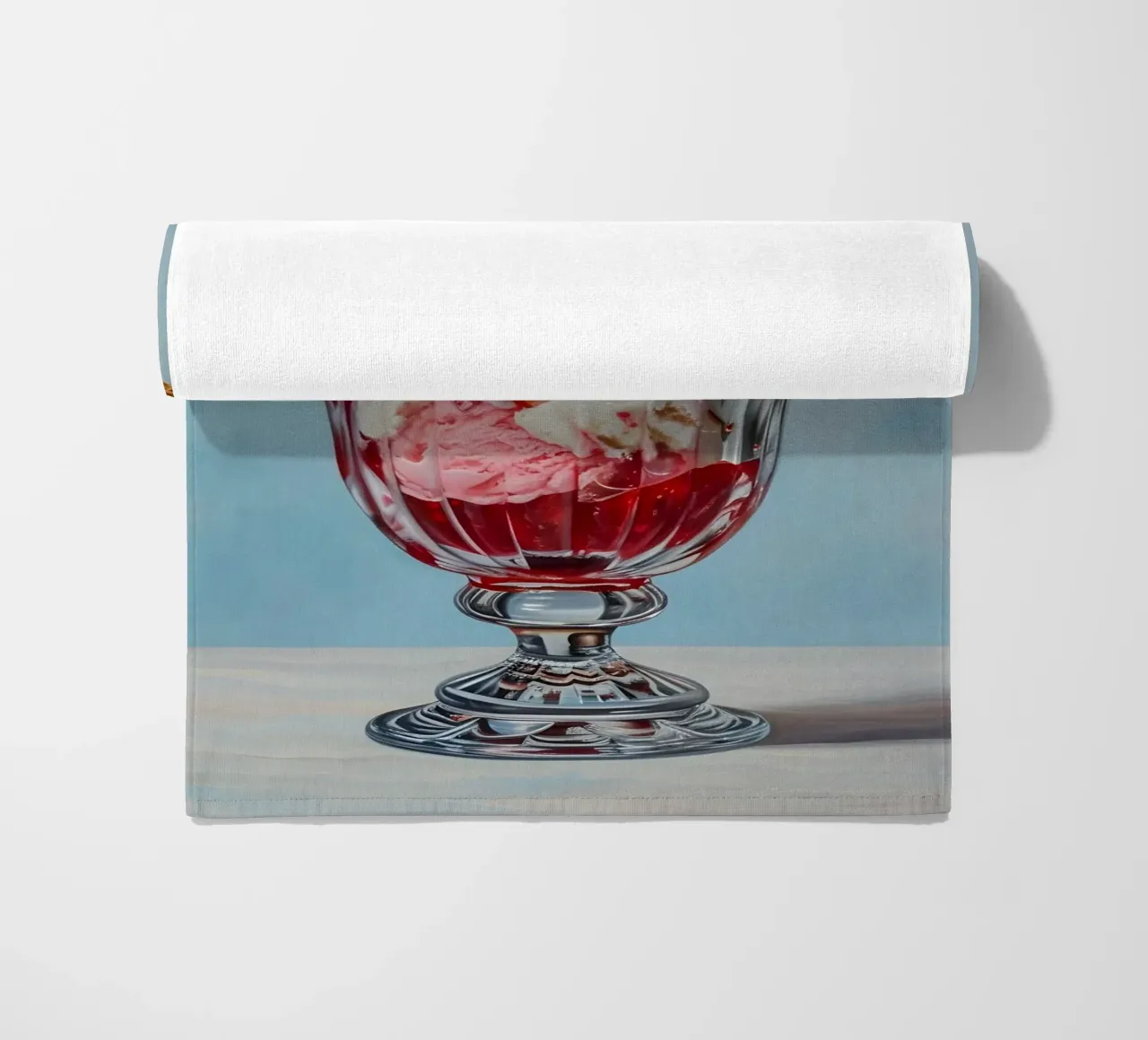 Sundae alla fragola - Stampa d'arte iperrealistica sul dessert telo mare da ClubArt