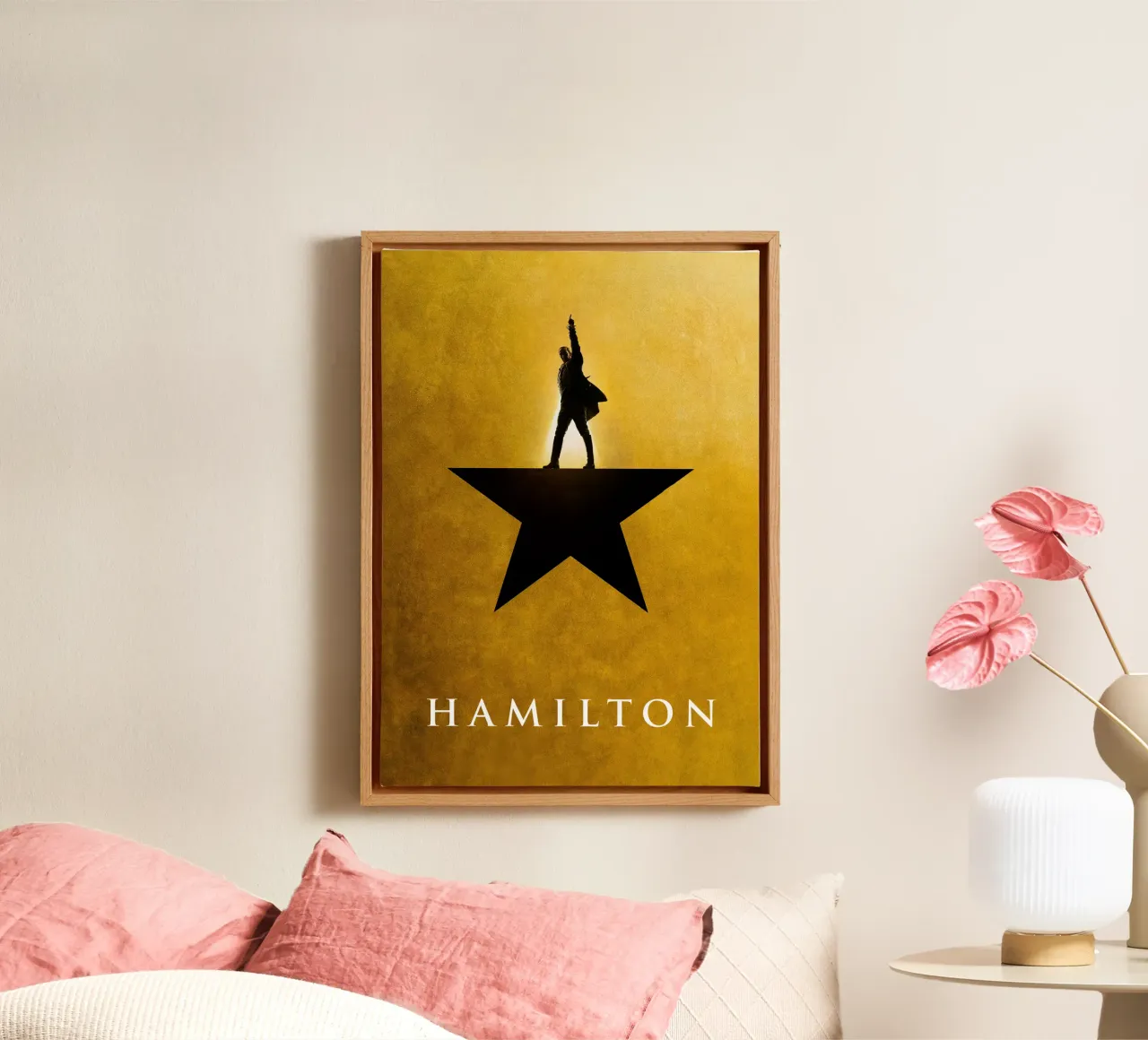 Hamilton tela con Cornice a cassetta da Attaboy Dsgn