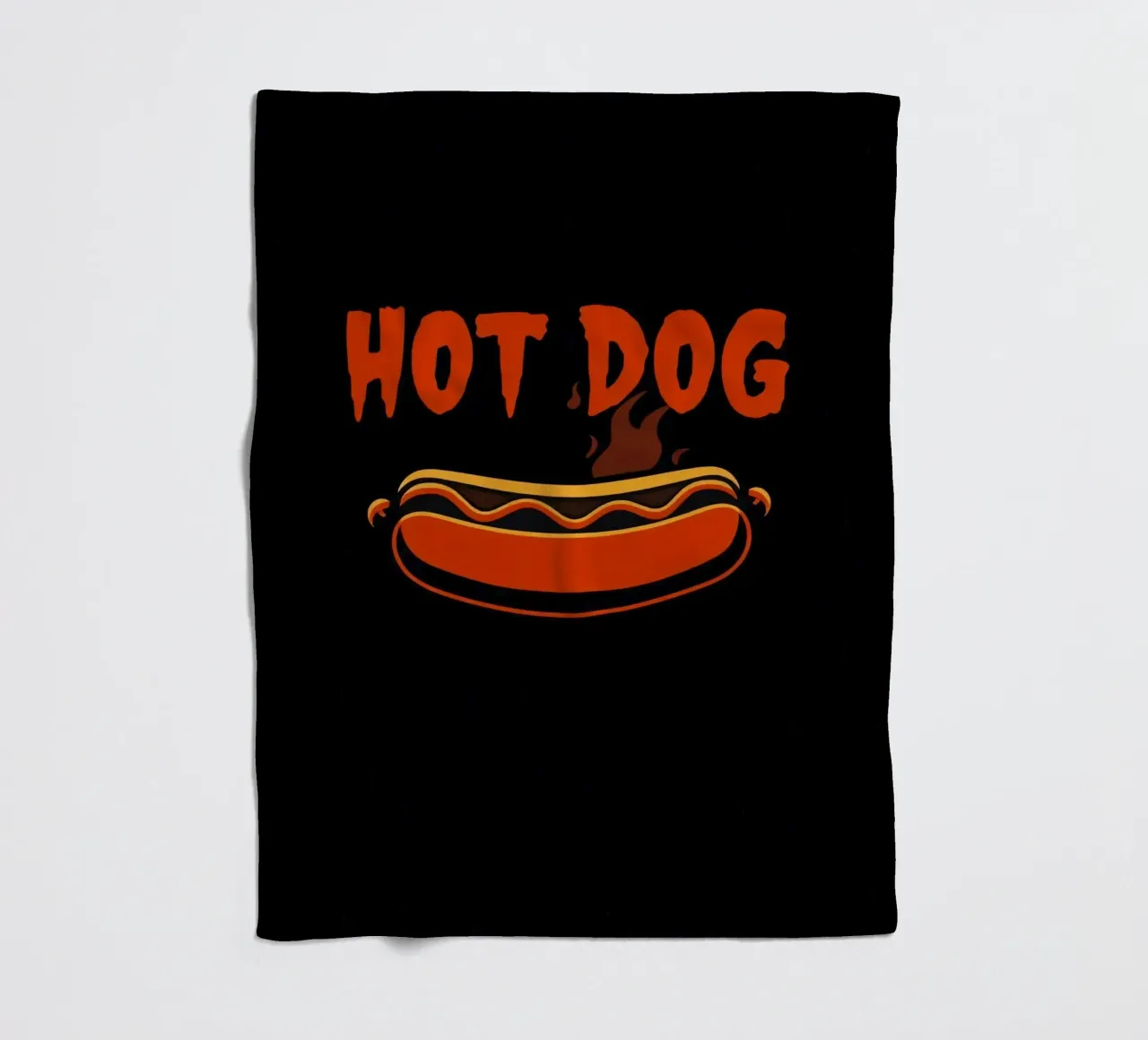 Design grafico di hot dog con lettere in grassetto e colori vivaci coperta in pile da DesignDoodle