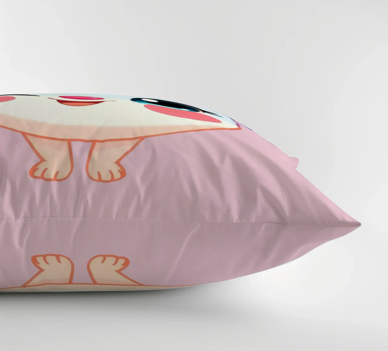 Simpatico personaggio dei cartoni animati con un'espressione felice e colorata cuscino da DesignDoodle