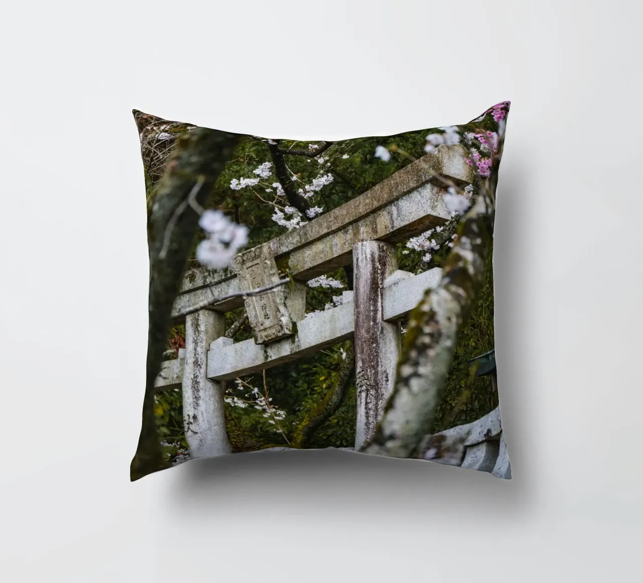 Porta Torii dei ciliegi in fiore cuscino da Marcel Bisig