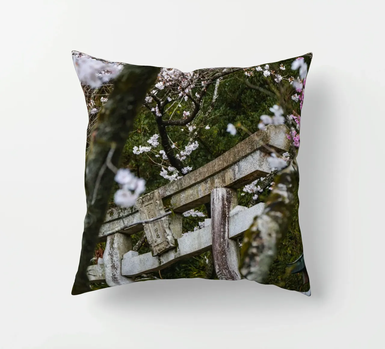 Porta Torii dei ciliegi in fiore cuscino da Marcel Bisig