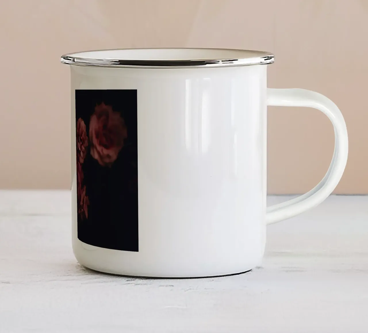 Roses #1 tazza in smalto da Jule Shnc