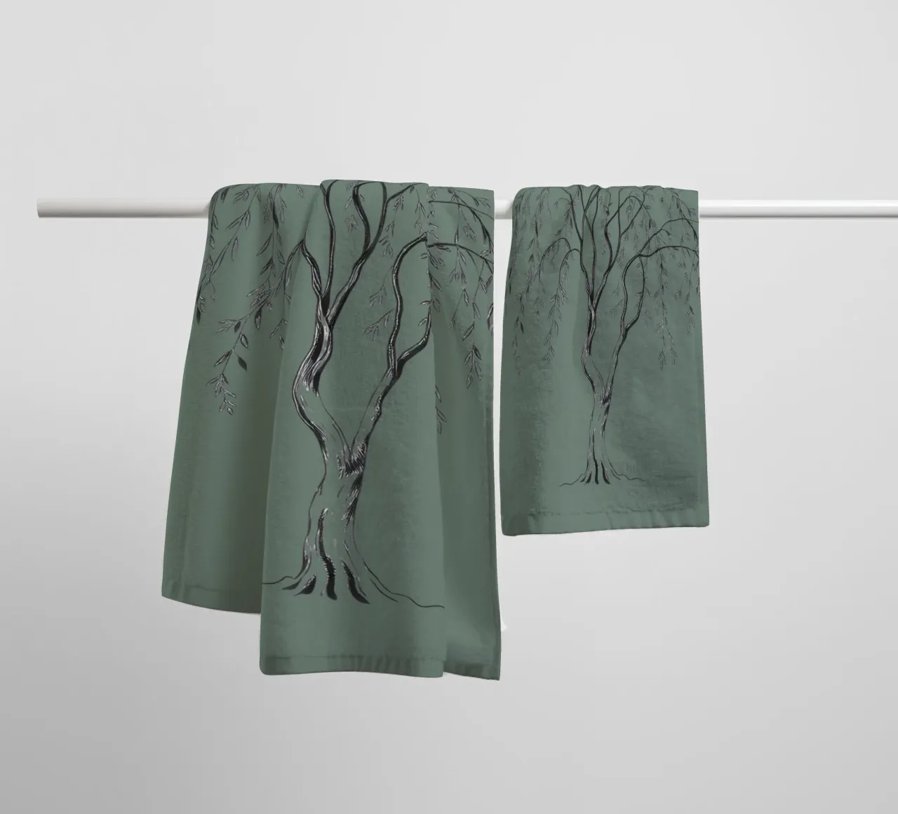 Elegante illustrazione in bianco e nero di un albero di salice asciugamano da bagno da DesignDoodle