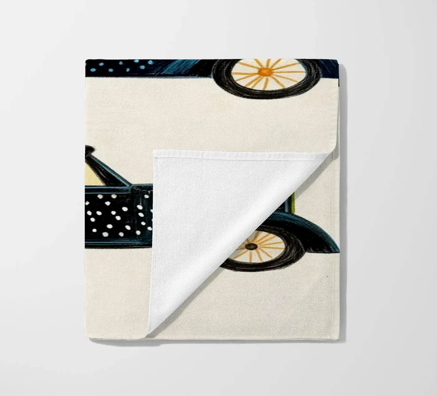 Drie oldtimers strandhanddoek van Curious Canvas