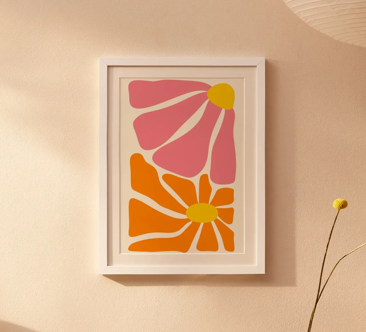 Petali illuminati dal sole - Stampa pop art floreale astratta anni '60 poster con telaio in plastica da ClubArt