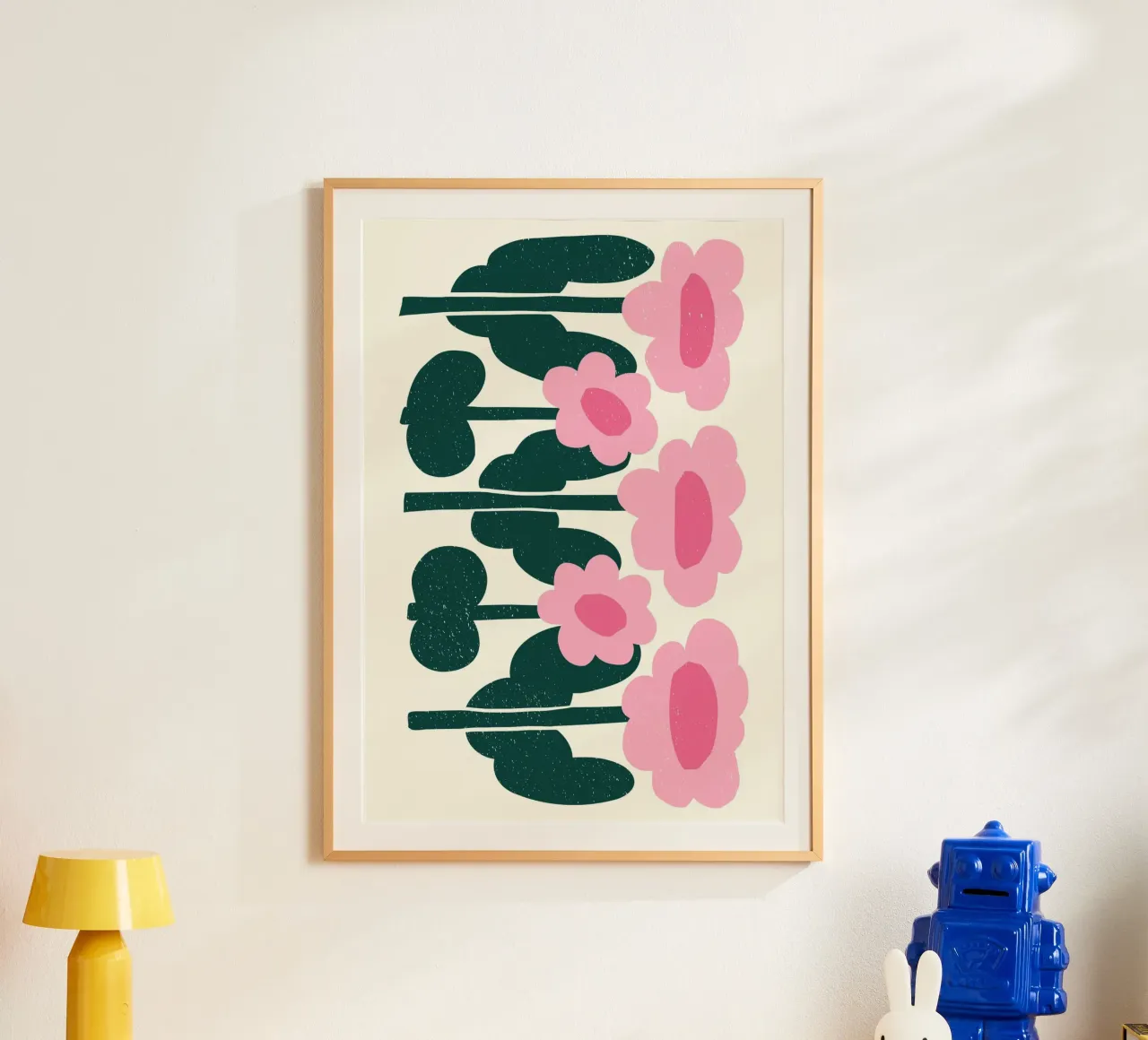 Floreale minimalista Marimekko - Rosa e verde astratto poster con telaio in plastica da ClubArt