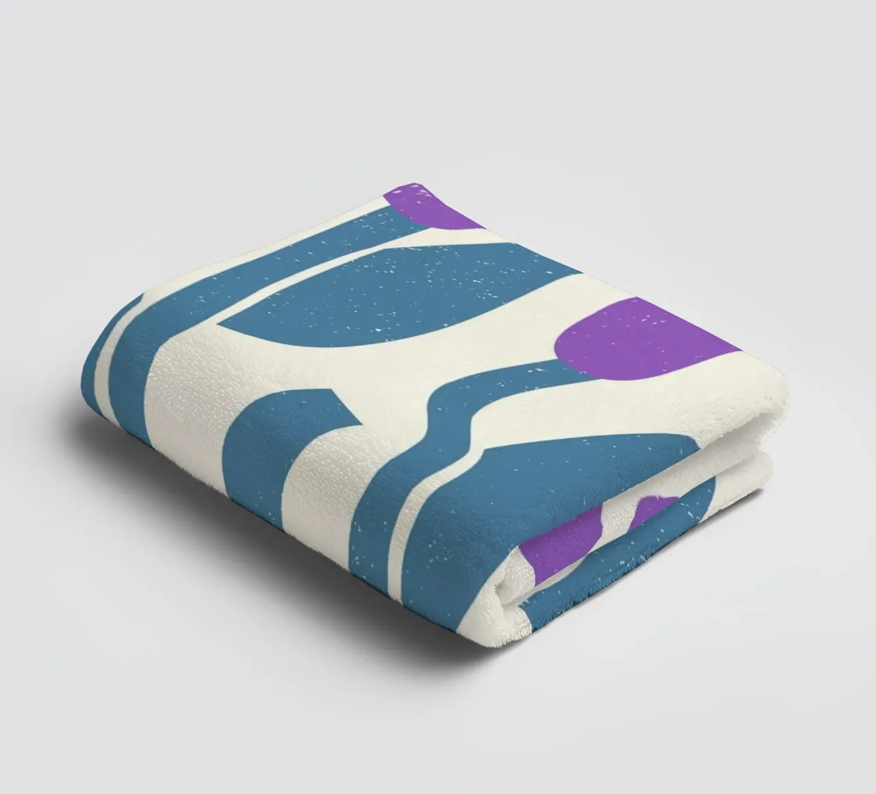 Retro Floral Print - Lila Krokus Abstrakte Botanische Kunst Handtuch von ClubArt