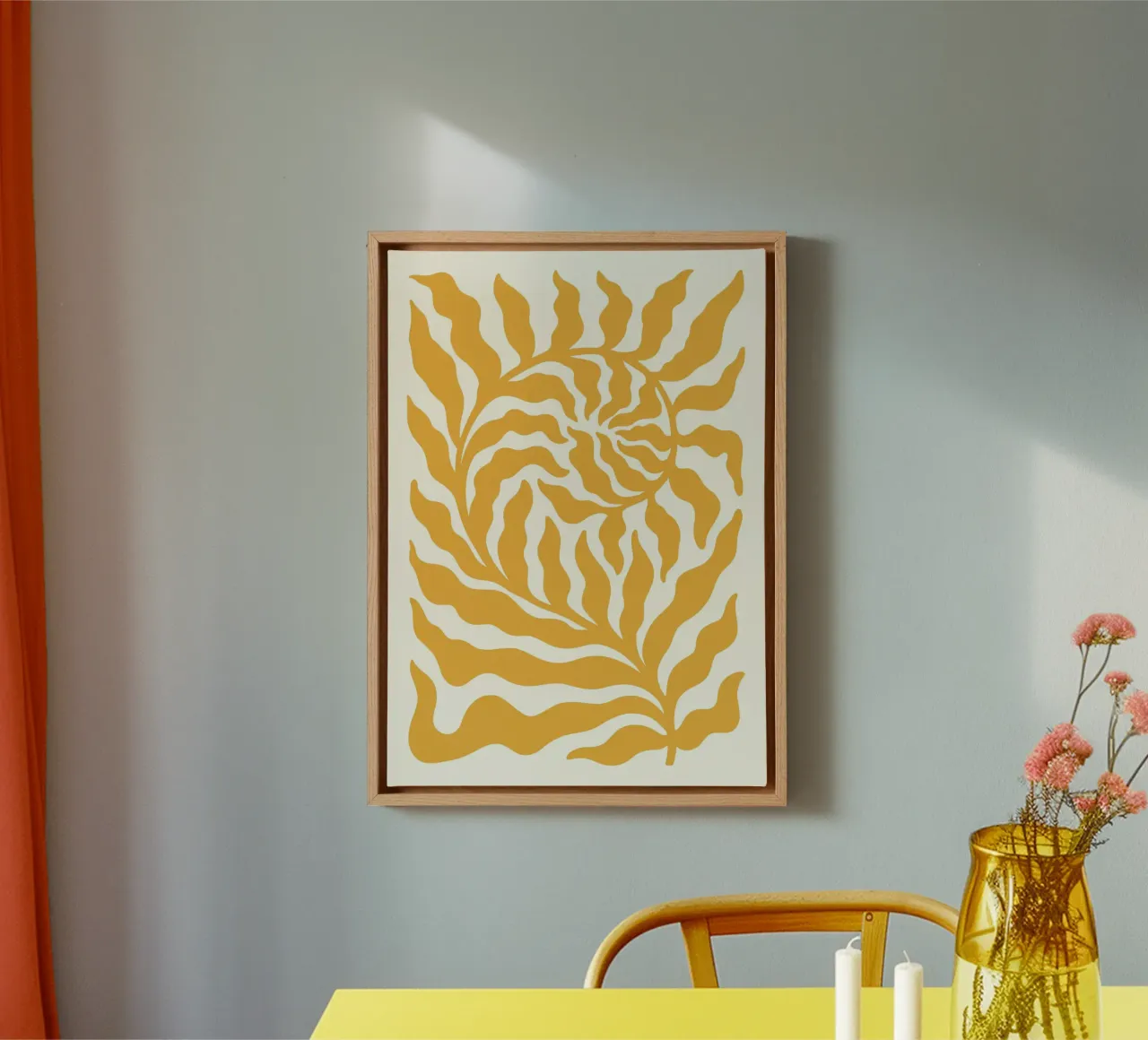 Abstracte Gouden Werveling - Moderne Botanische Zonnekunst Print canvas met Baklijst van ClubArt