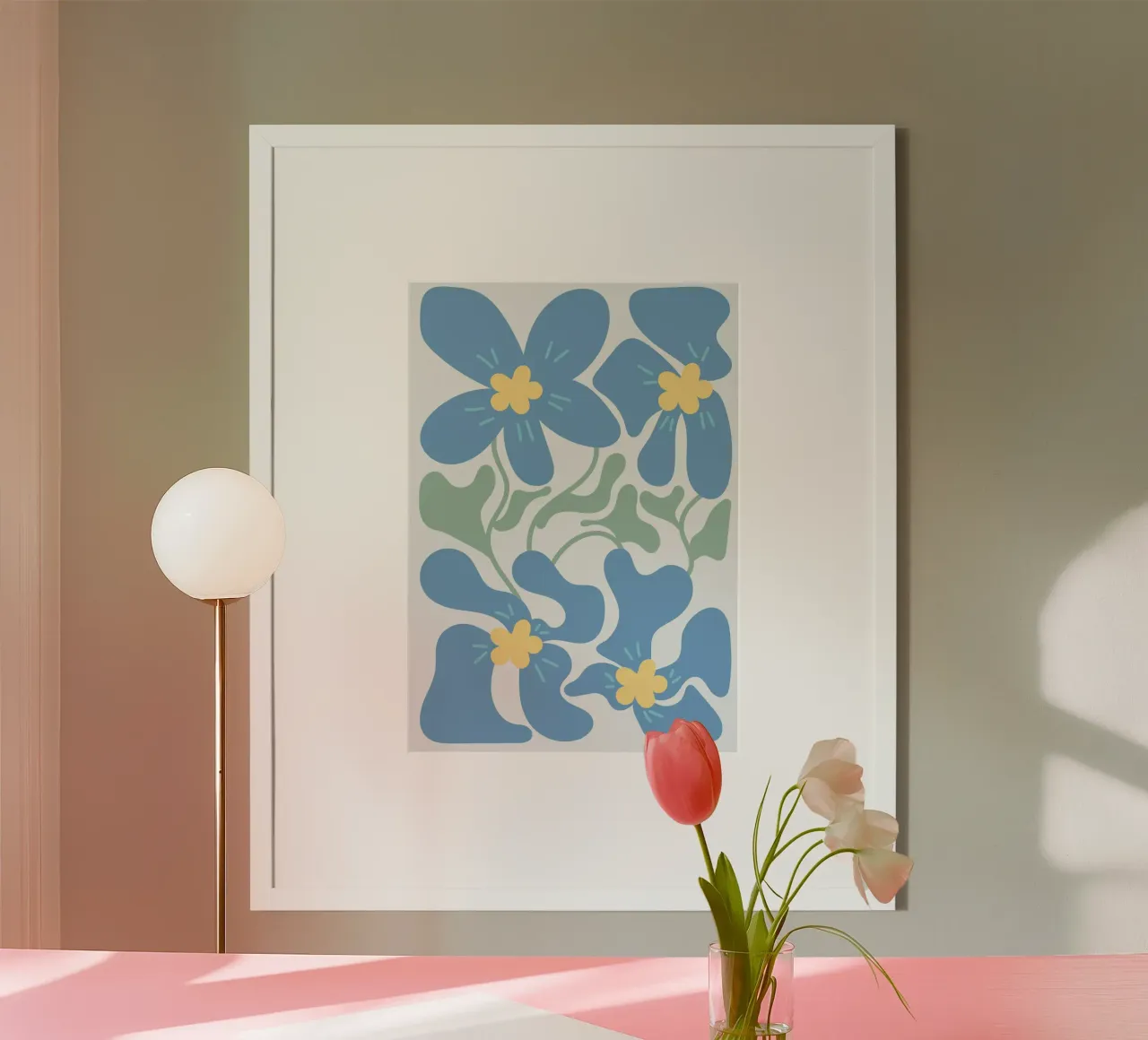 Fiori blu giocosi - Arte floreale astratta stravagante poster da ClubArt