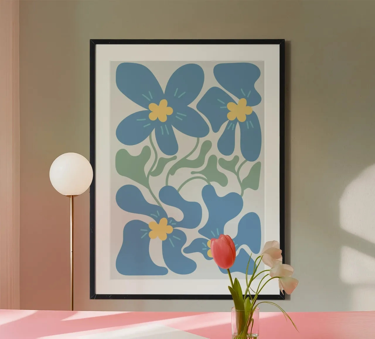 Fiori blu giocosi - Arte floreale astratta stravagante poster da ClubArt