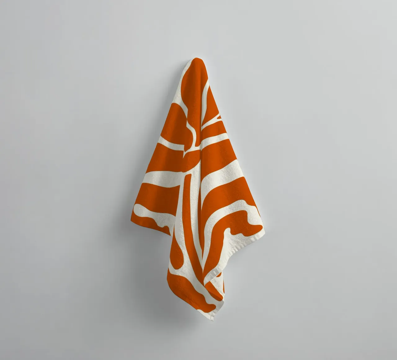 Retro Orange Bloom & Shapes - Art abstrait du milieu du siècle serviette de bain de ClubArt