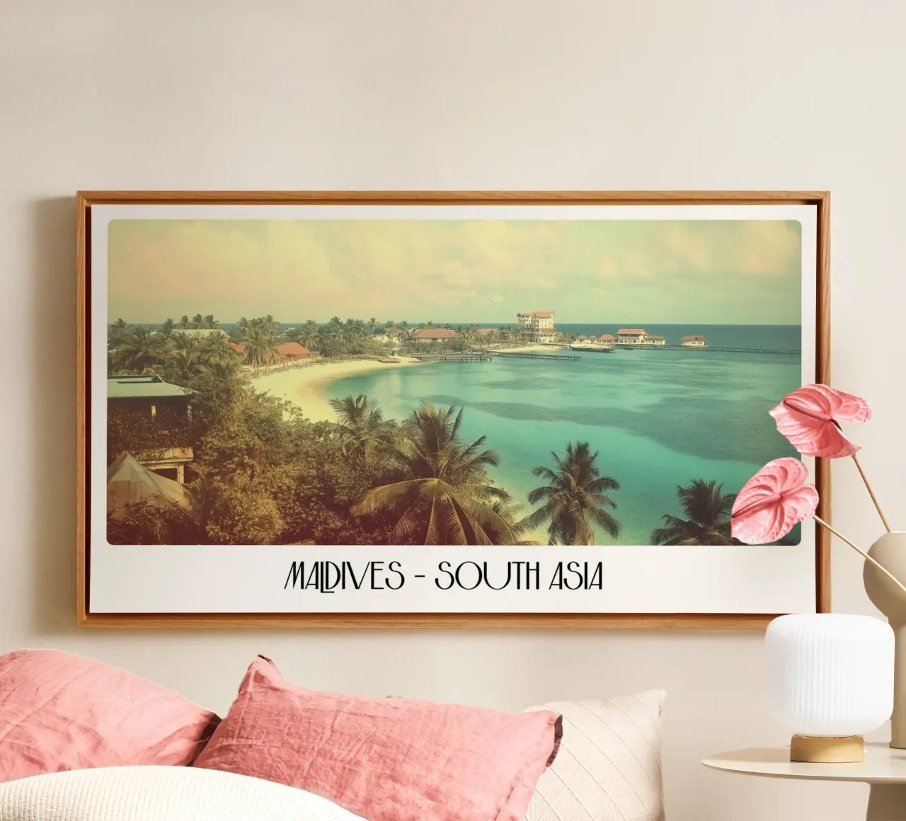 Poster vintage sulle Maldive, spiaggia tropicale e paradiso tela con Cornice a cassetta da ClubArt