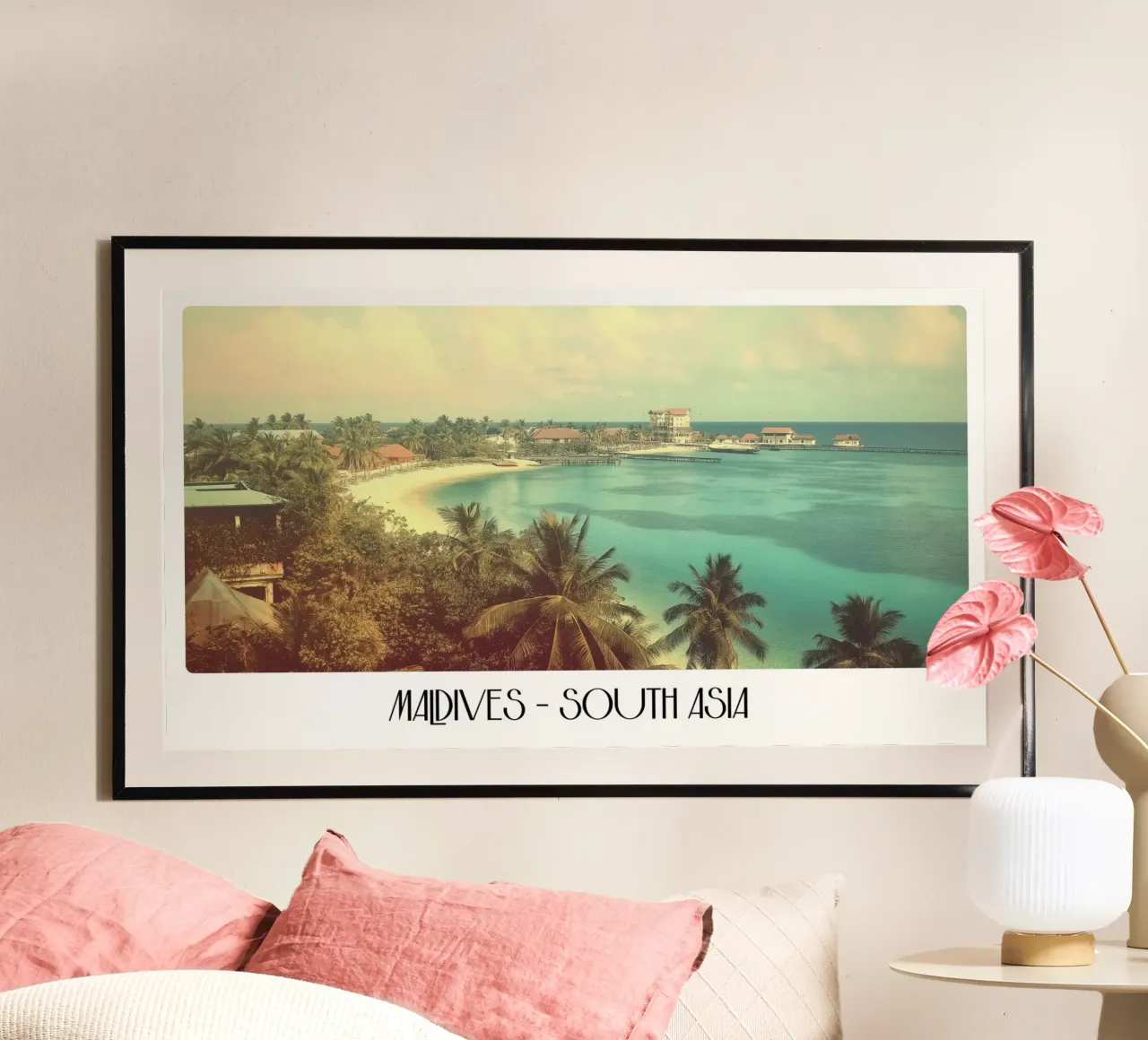 Poster vintage sulle Maldive, spiaggia tropicale e paradiso poster con telaio in legno da ClubArt
