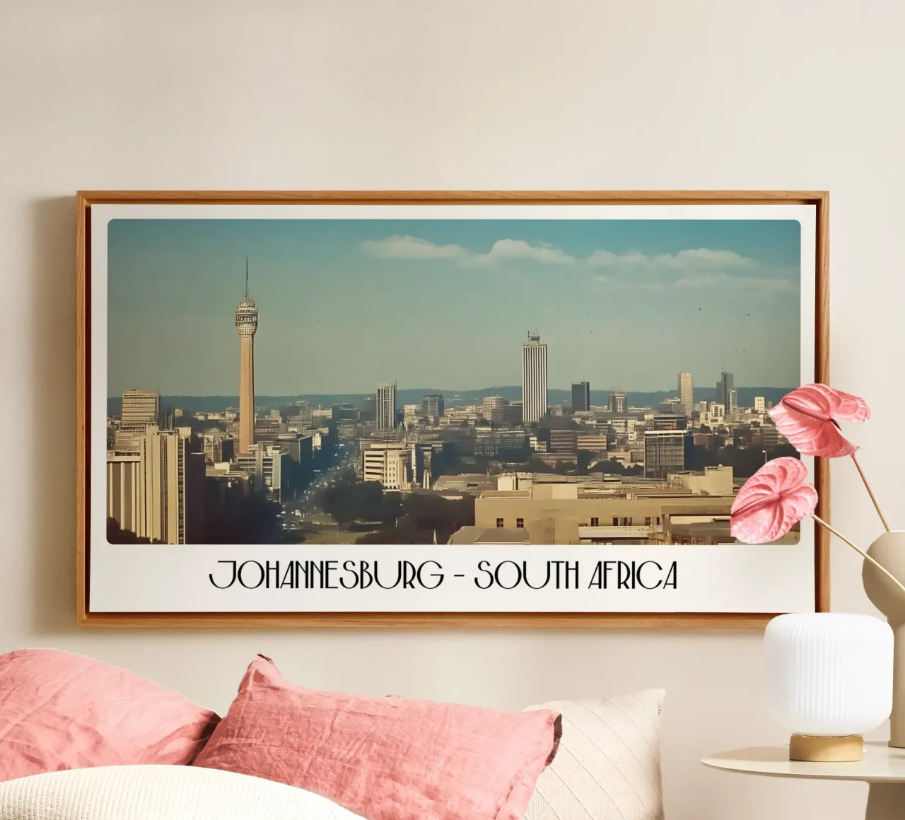 Johannesburg Sudafrica Torre Hillbrow Skyline d'epoca tela con Cornice a cassetta da ClubArt