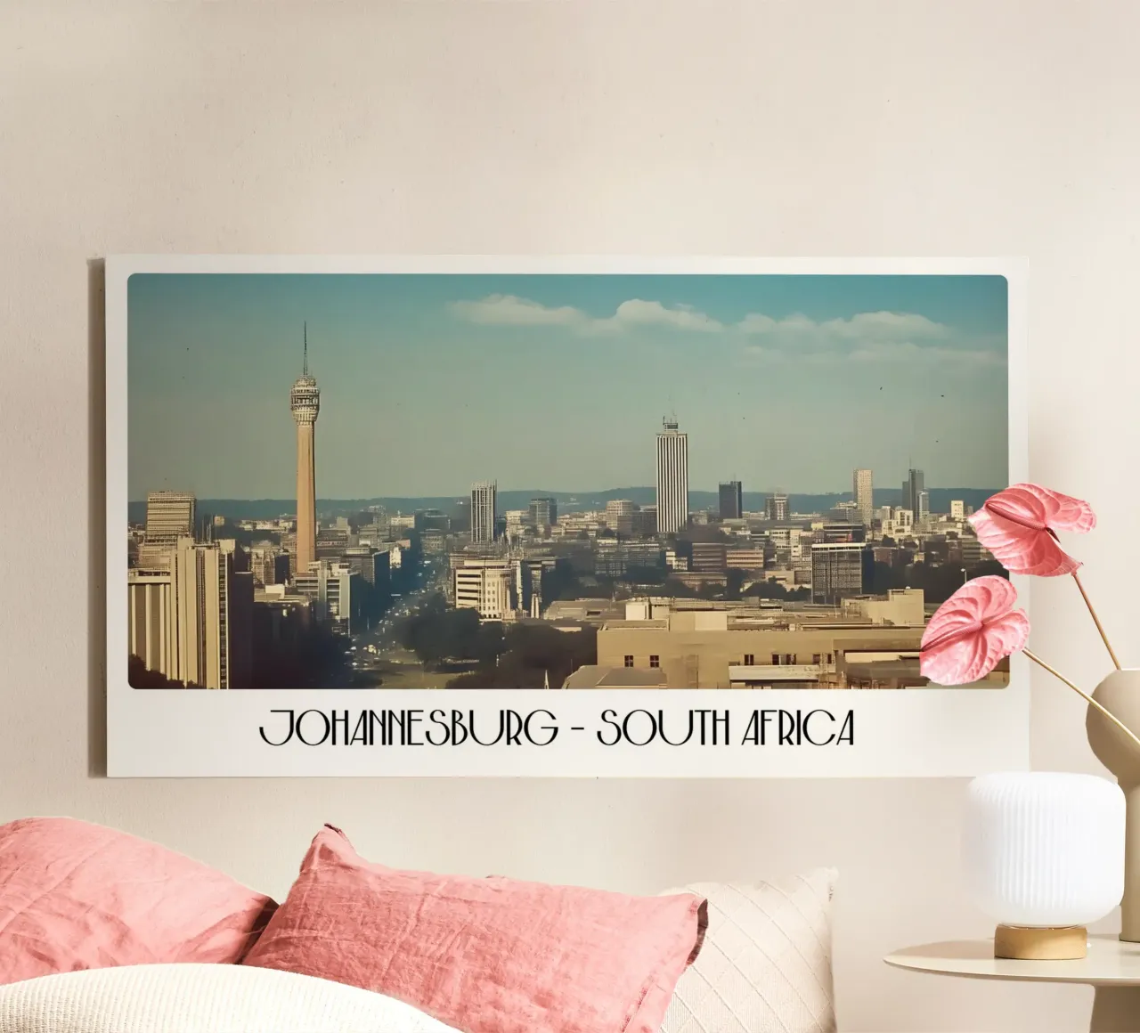 Johannesburg Sudafrica Torre Hillbrow Skyline d'epoca tela con Cornice a cassetta da ClubArt