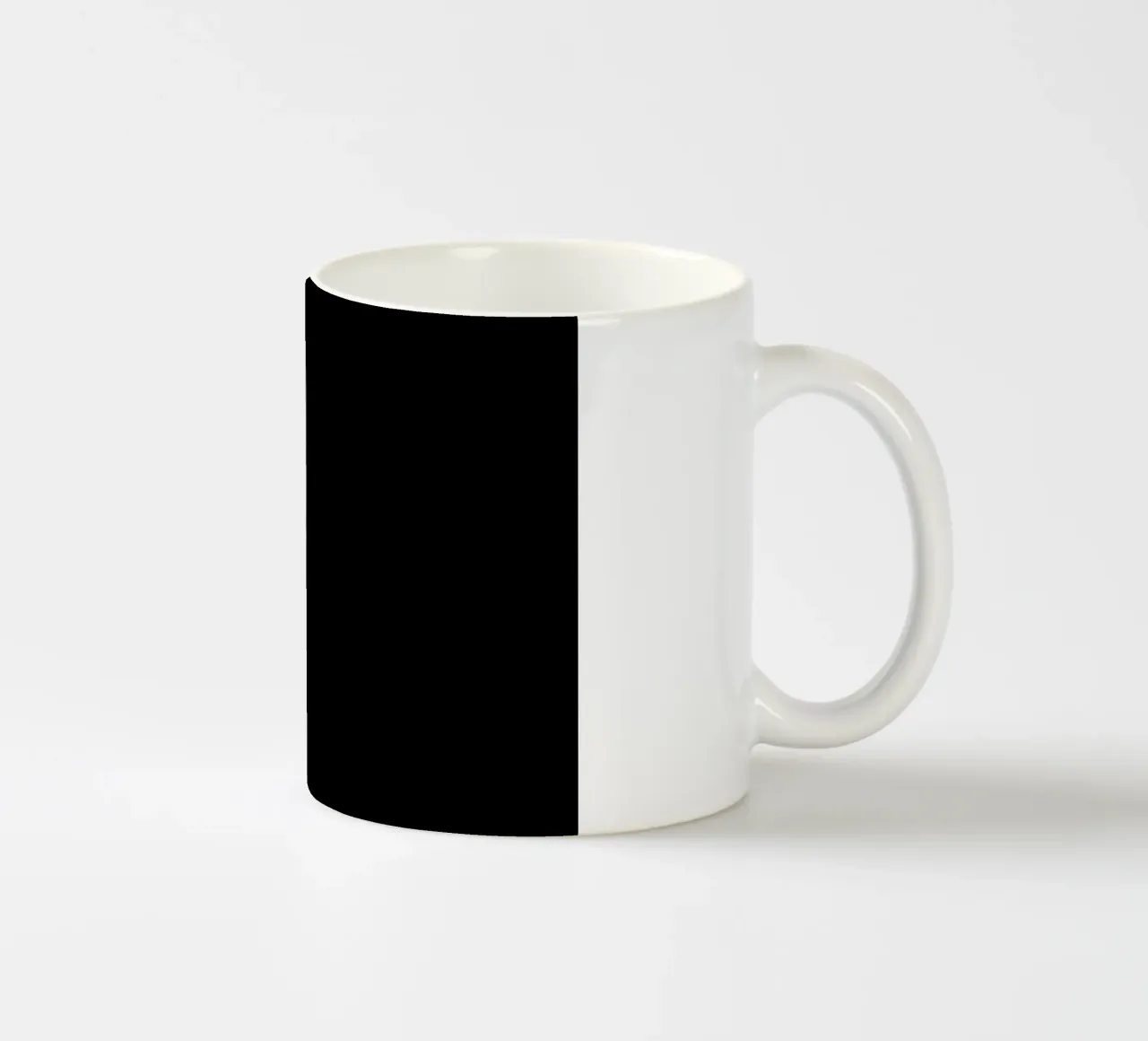 Black and White II tazza in ceramica da Tal Paz-Fridman