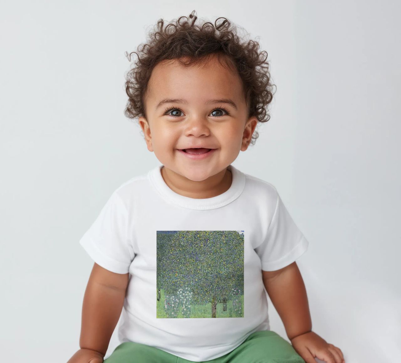 Gustav Klimt - Rosensträucher unter Bäumen (1905) Baby T-Shirt von Analic