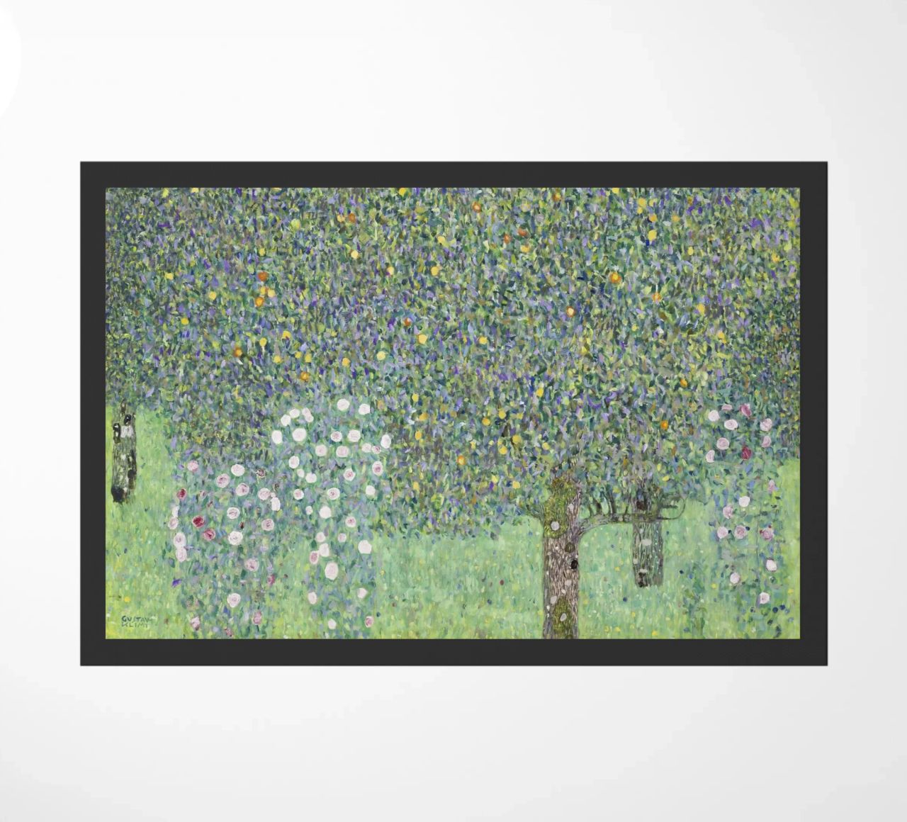Gustav Klimt - Rosensträucher unter Bäumen (1905) Fußmatte von Analic