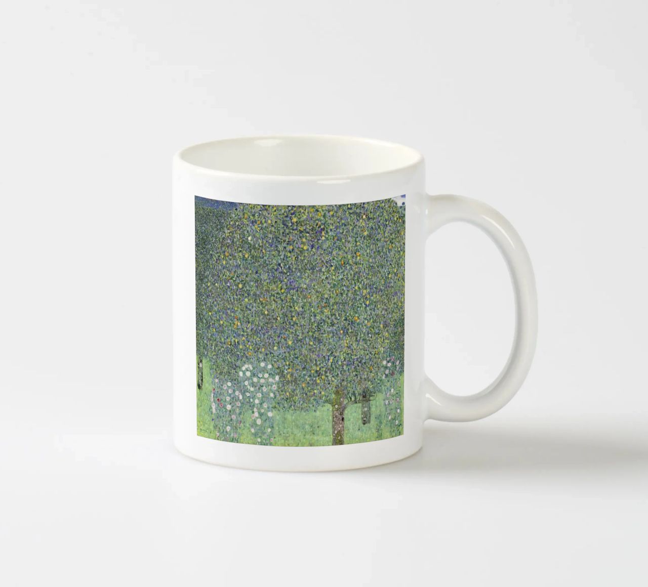 Gustav Klimt - Rosensträucher unter Bäumen (1905) Keramik Tasse von Analic