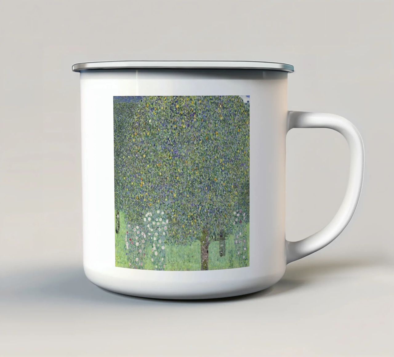 Gustav Klimt - Rosensträucher unter Bäumen (1905) Emaille Tasse von Analic