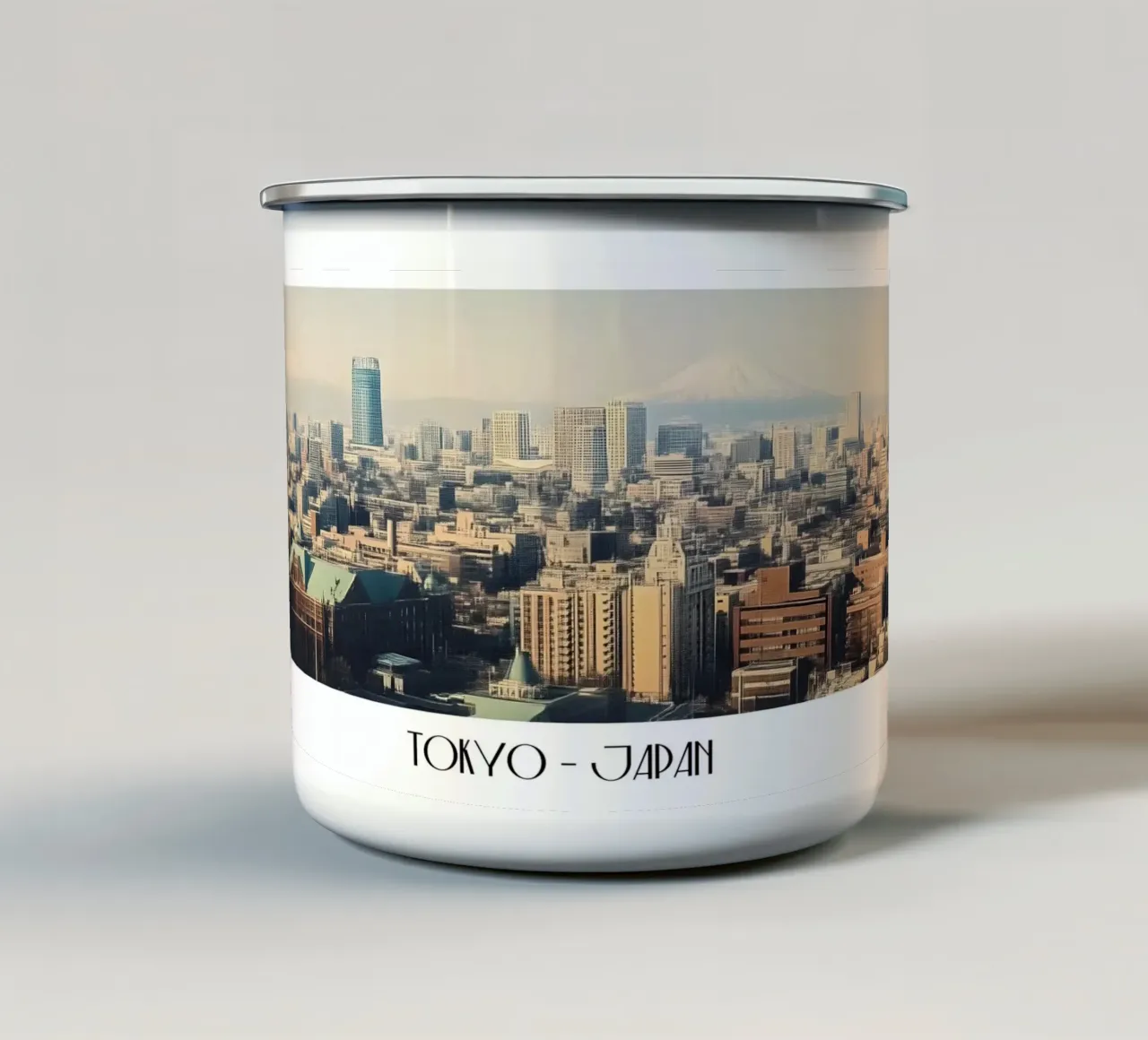 Skyline di Tokyo e Monte Fuji - Paesaggio urbano d'epoca in Giappone tazza in smalto da ClubArt