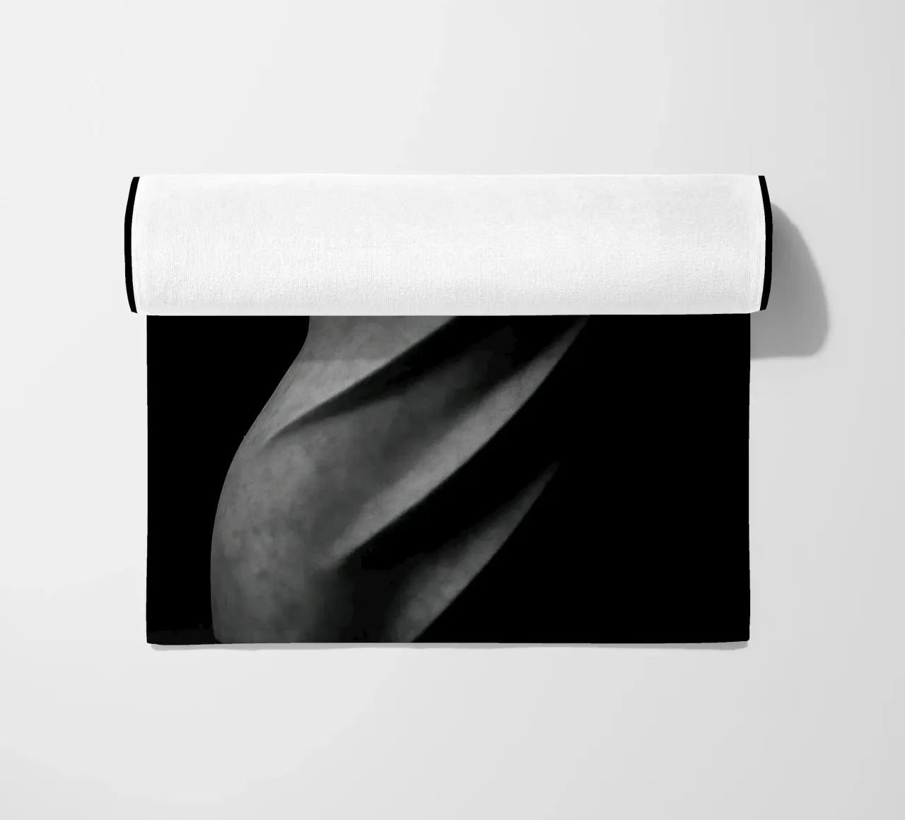 Corpo marmorizzato - Sensualità cruda telo mare da Black & White
