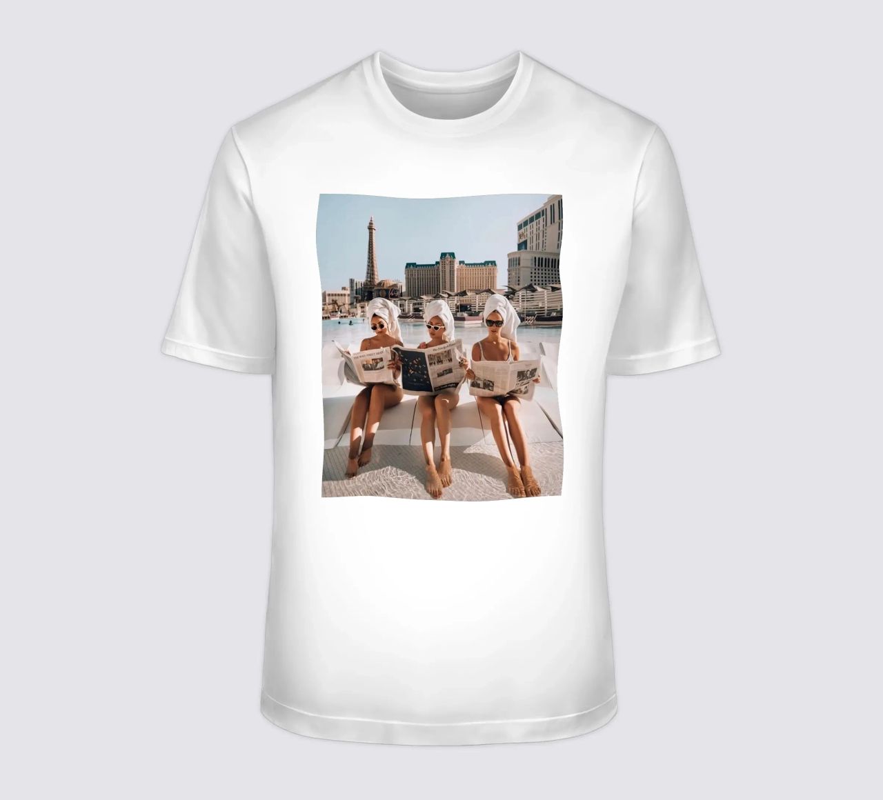 Chicas Vintage leyendo periódicos camiseta de DaisyStudio