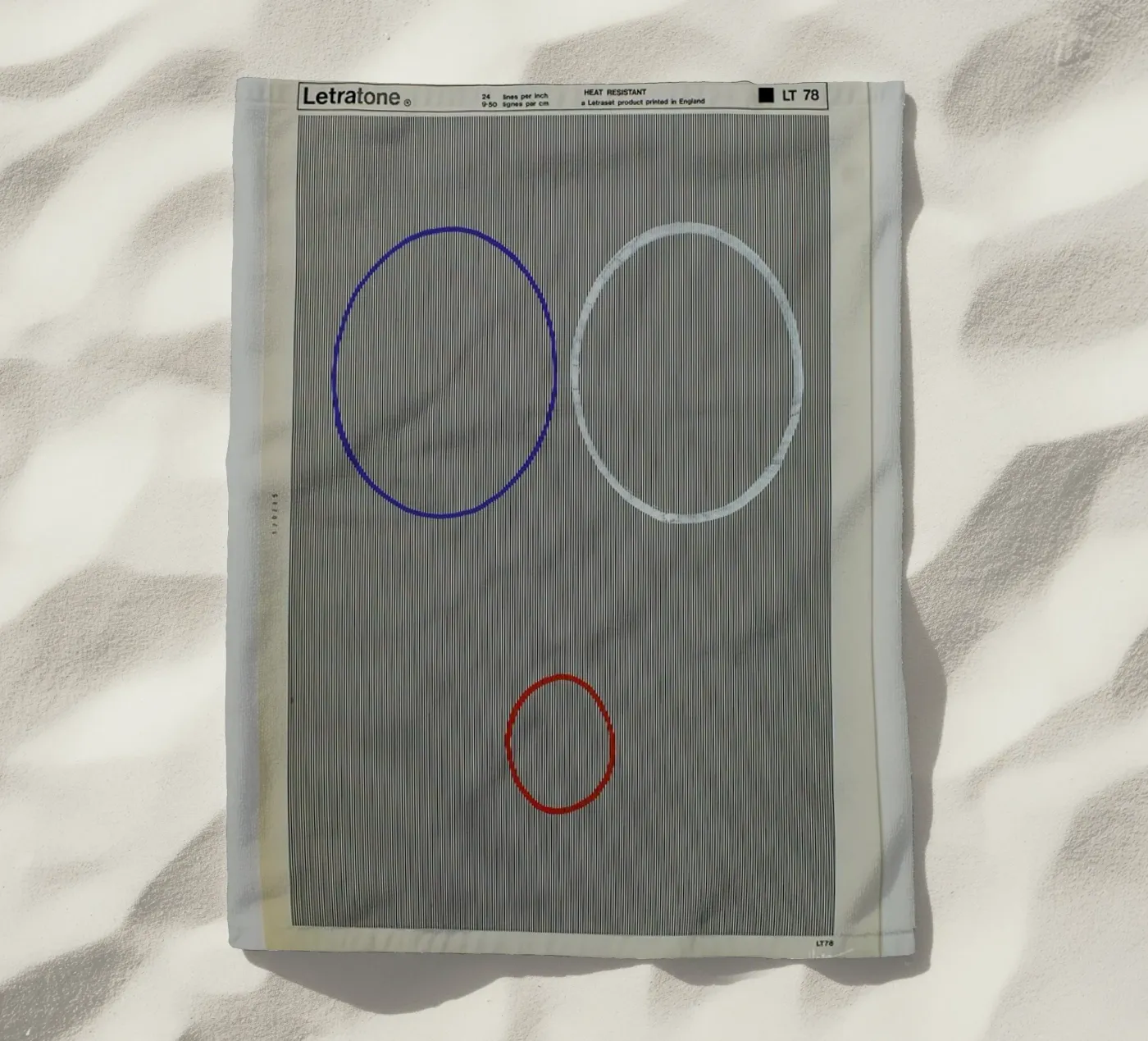 Interdependence 08 Strandtuch von Joachim Høst