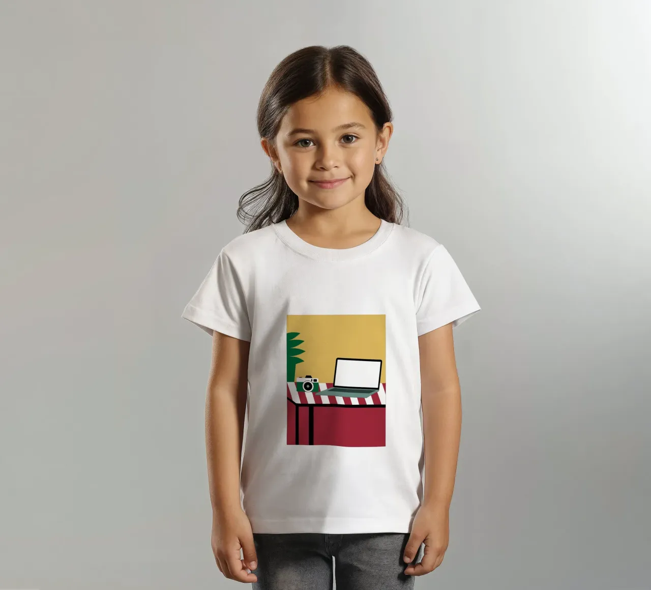 Kamera und Laptop Kinder T-Shirt von LOOK DIFFERENT