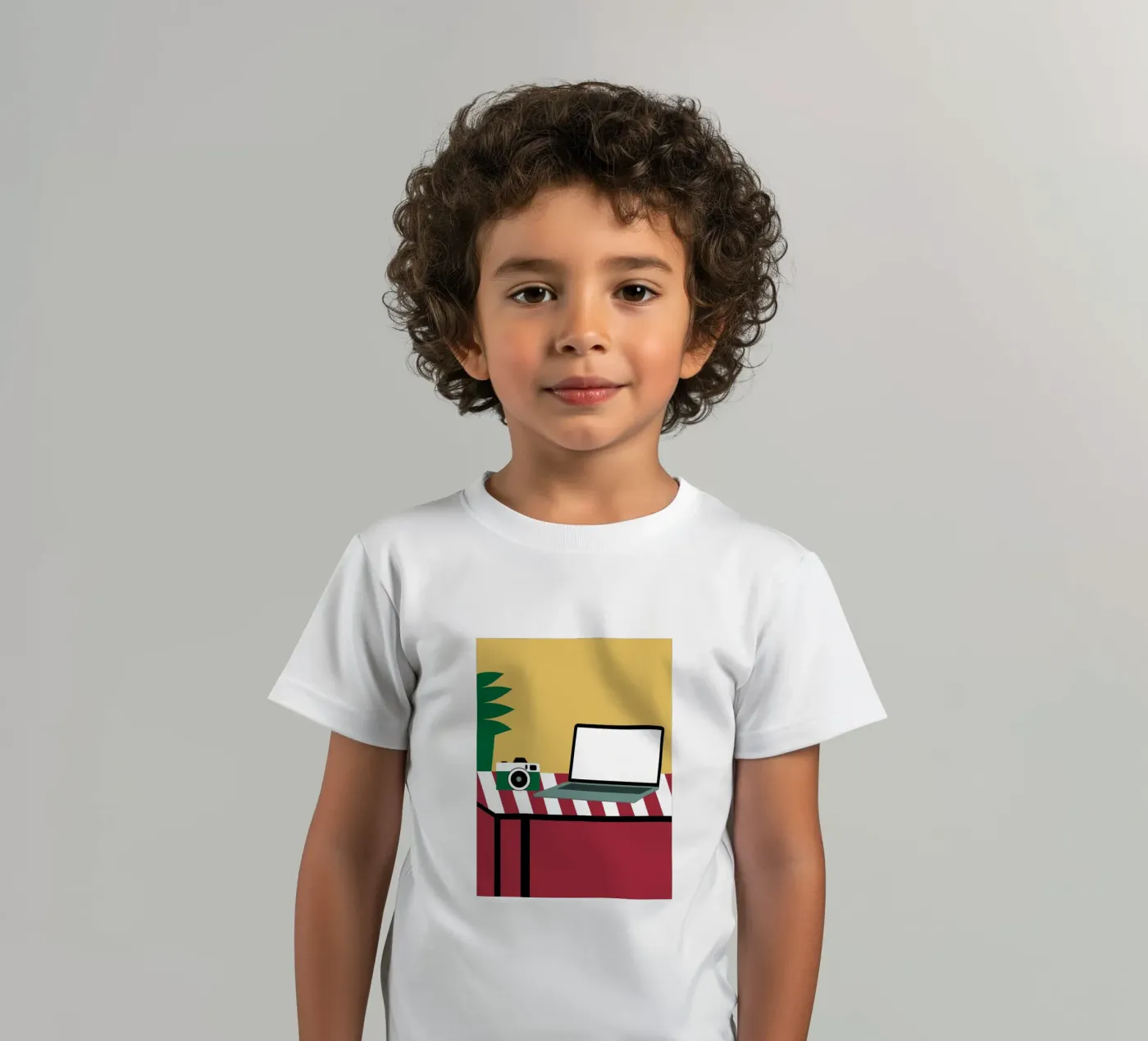 Fotocamera e computer portatile t-shirt bambini da LOOK DIFFERENT