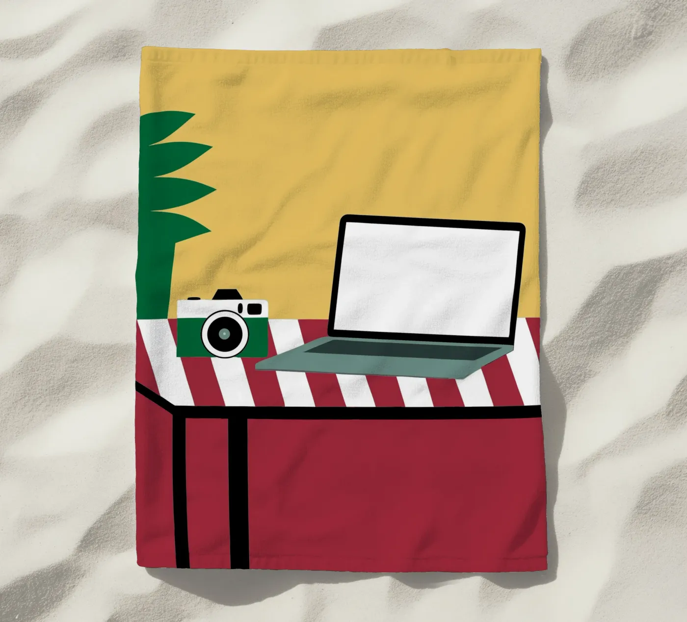 Camera en laptop strandhanddoek van LOOK DIFFERENT