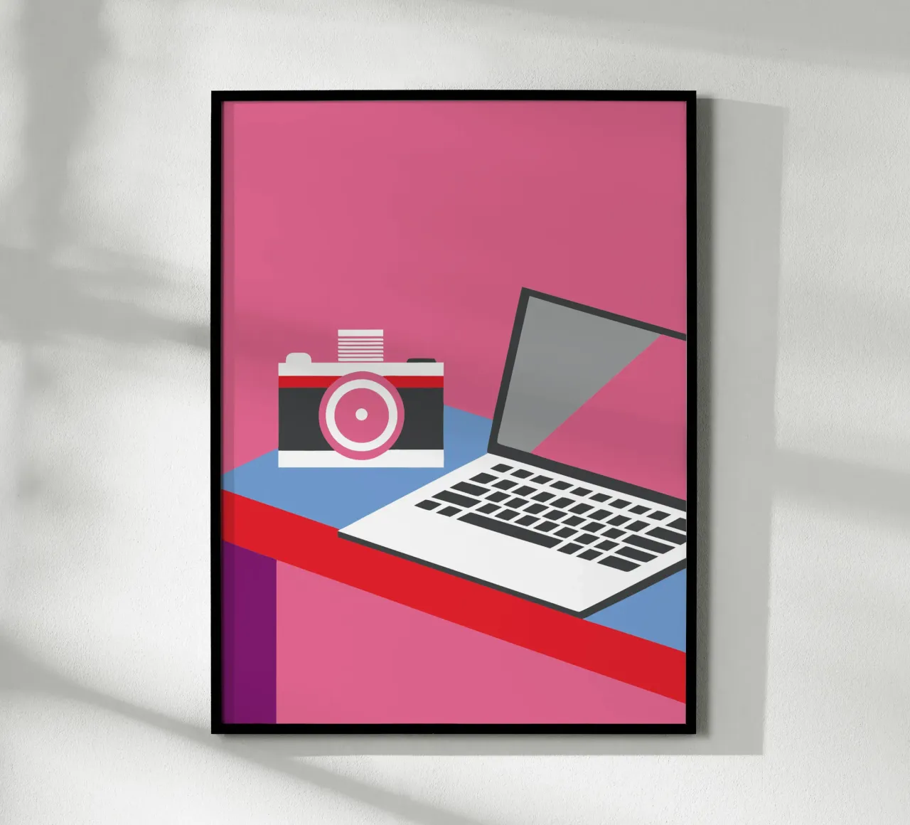 Fotocamera e computer portatile poster da LOOK DIFFERENT